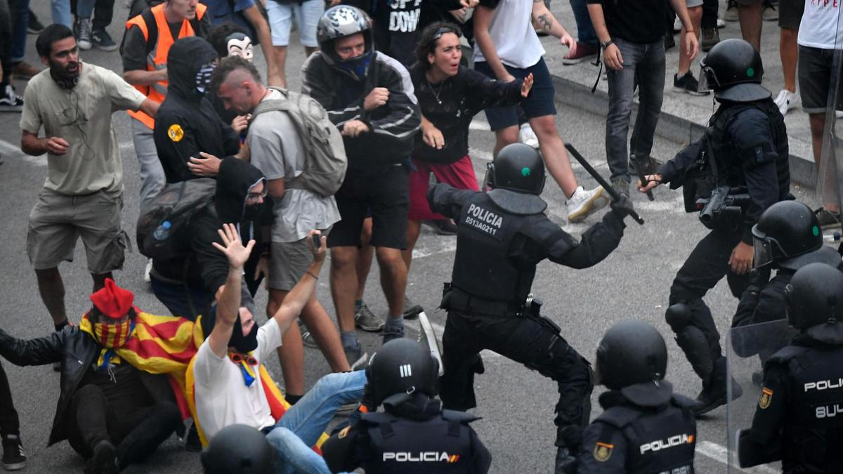 إلغاء عشرات الرحلات بسبب الاحتجاجات في أسبانيا