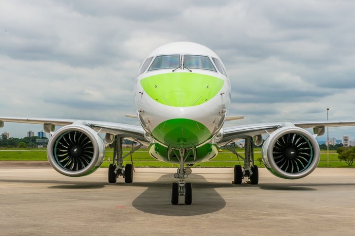 بنتر تستقبل أول طائرة E195-E2