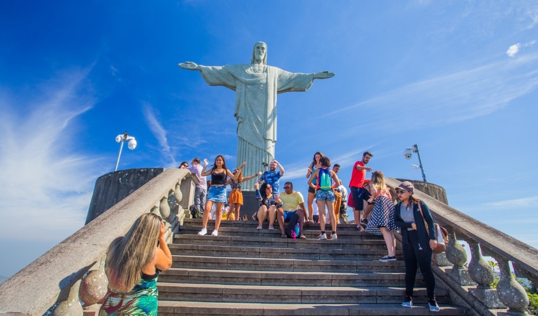 تأشيرة فيزا تعززت أعداد السياح إلي البرازيل