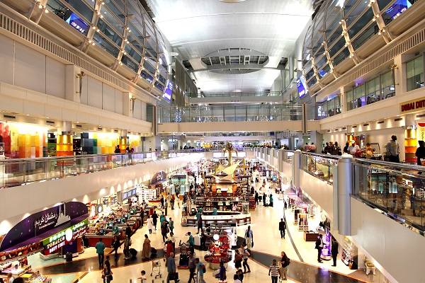 دبي تستوعب الركاب العالقين في فنادق المطارات