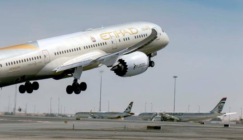 شركة طيران ويز أبوظبي المشتركة تبدأ رحلاتها هذا العام
