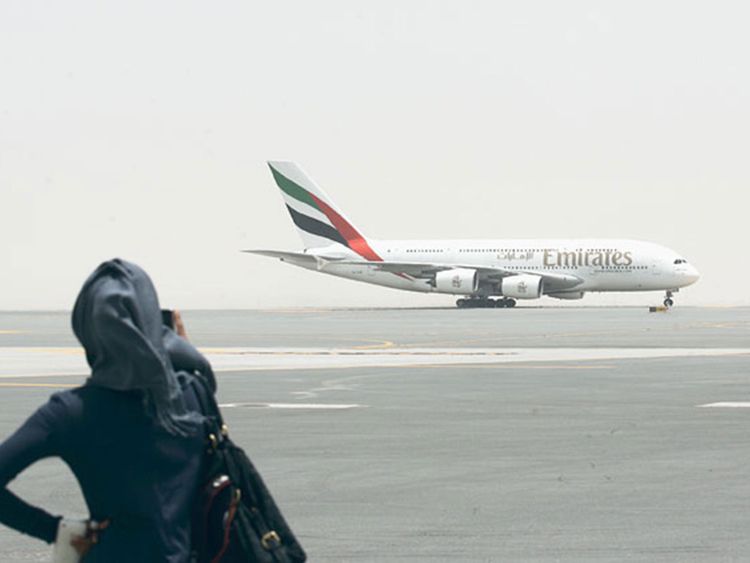 طيران الإمارات تعلن عن تشغيل رحلة طيران محدودة للإماراتيين